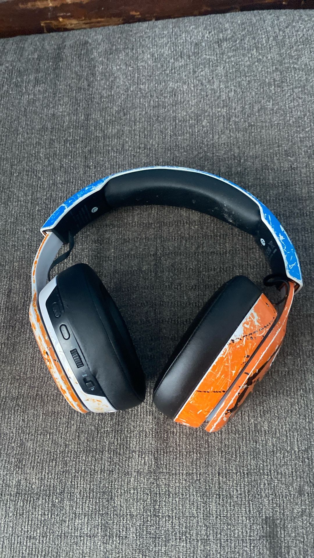 Headphones, Loud