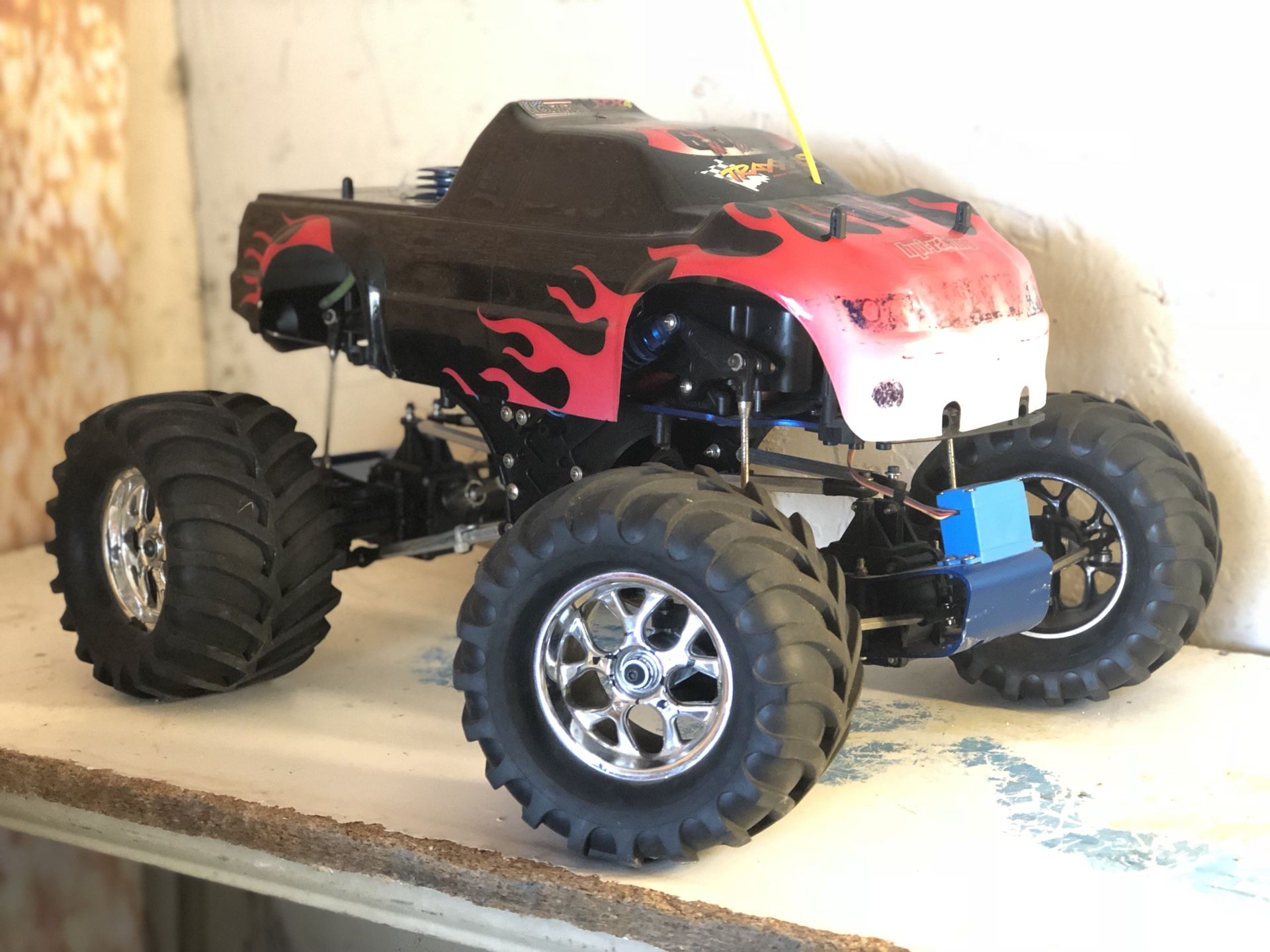 XTM X-Factor 2 RTR RC Nitro Monster Truck w radio & 24.7 Motor