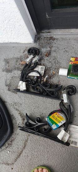 Vigoro Iron Bracket and Iron Chain