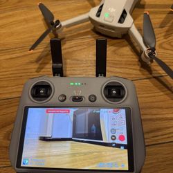 DJI Mini 4 Pro Fly More Combo