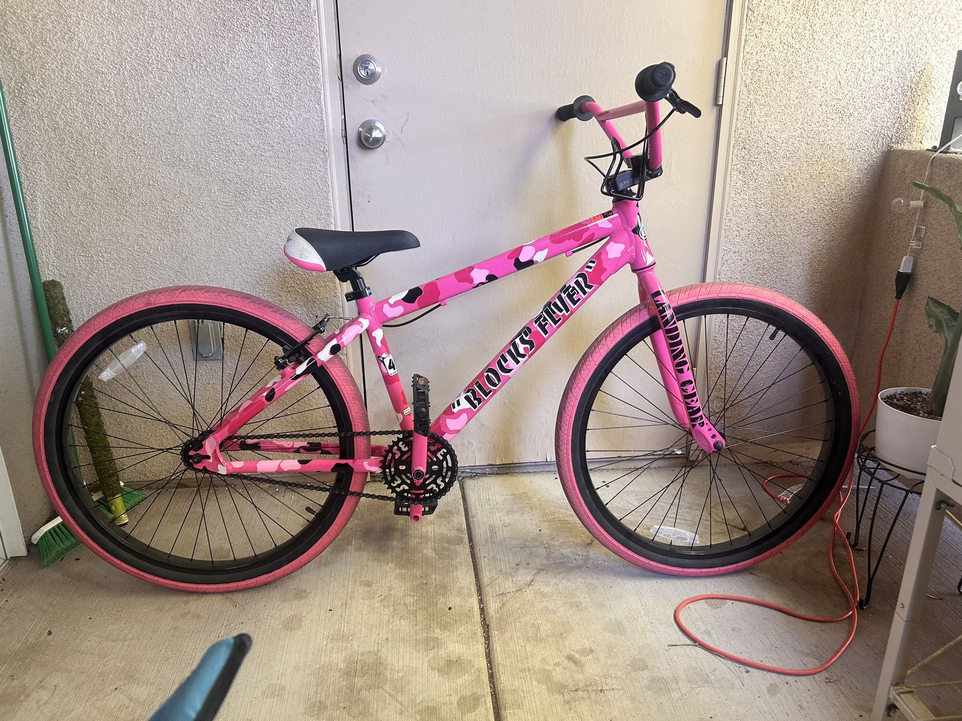 SE bike- Blocks Flyer 26” pink camo