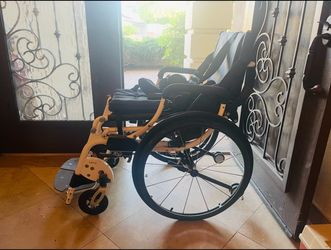 LEO ll Standing Wheelchair