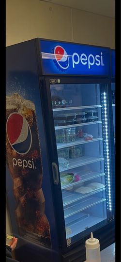 Pepsi Reach in Refrigerator MODEL CD26-HC Single Door