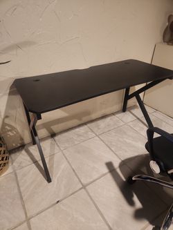 Computer desk