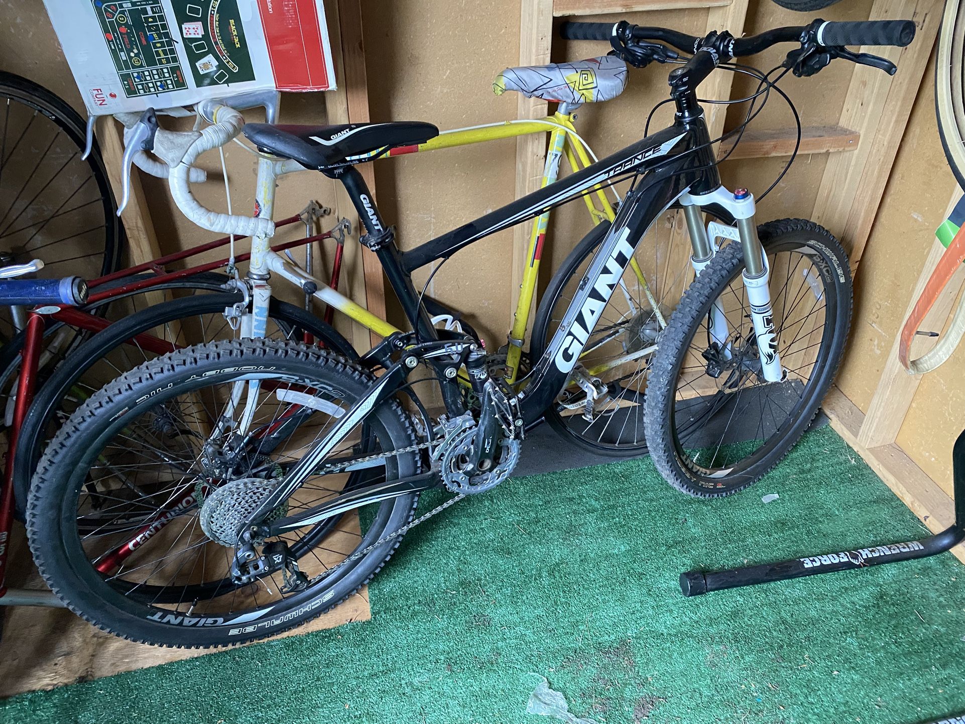 Giant Trance x3 Frame Size :L Works Great Tires 26