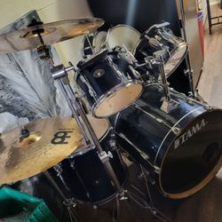 Tama " Rockstar " drumset 5 piece