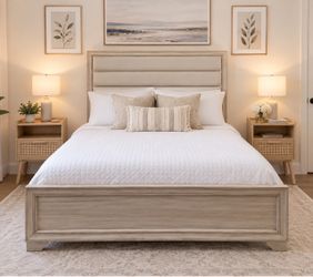 Gorgeous Queen bedroom set