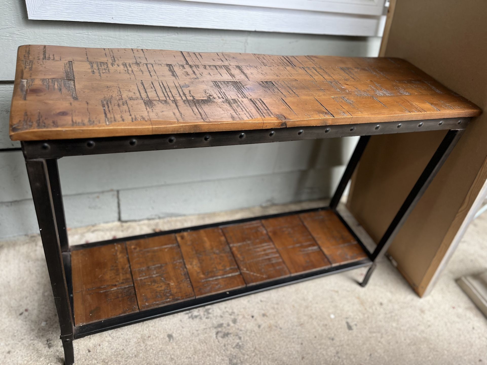 Entry Way Stand