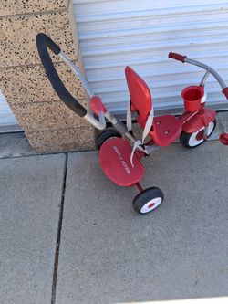Radio Flyer Steer & Stroll Trike  Adjustable Seat, Steel Frame