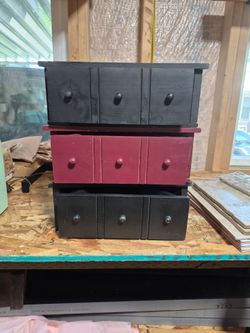 Corner drawer shelves