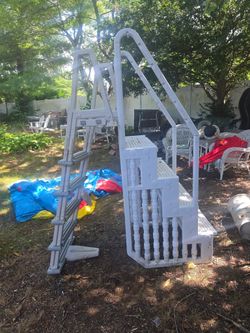 Heavy duty pool steps and safety ladder.. the price is firm