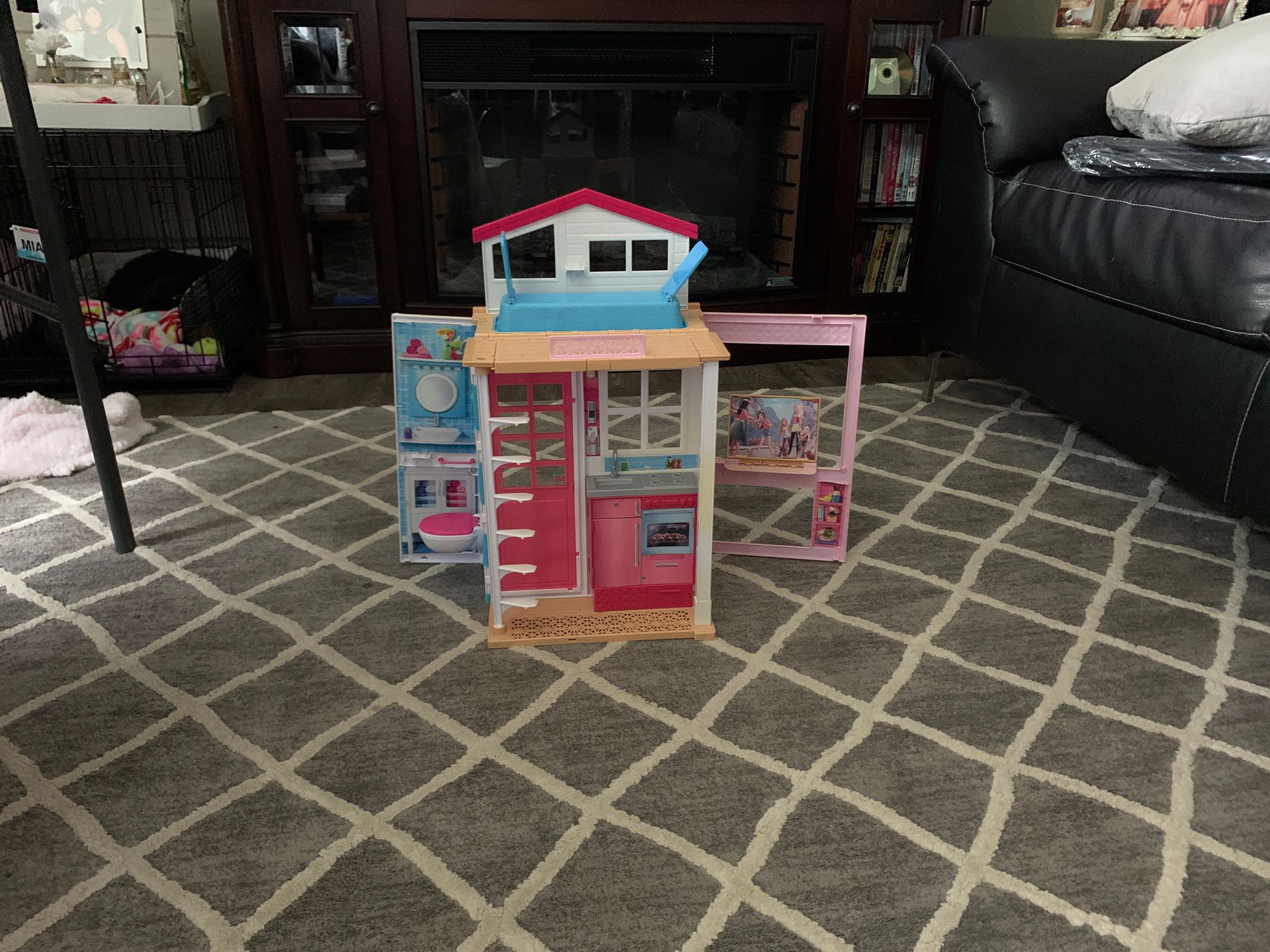 Small doll house