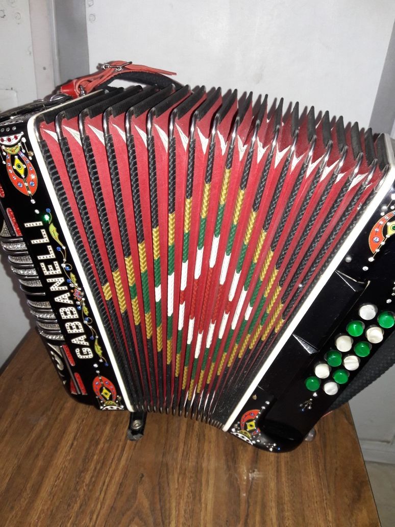 Black gabbanelli accordion deals