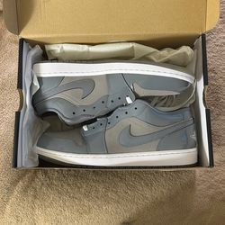 Air Jordan 1 Low SE (Never Worn Bought For $125)