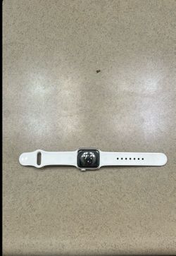 Apple Watch SE (GPS) Silver Aluminum with White Sport Band – Excellent Condition