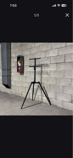 One heavy duty industrial commercial easel tv stand