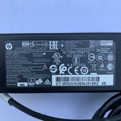 HP Laptop Power Adapter 19.5 V 45 W part # (contact info removed)02