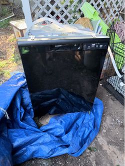 GE built in dishwasher. 830