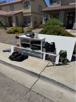 Free on curb 89002