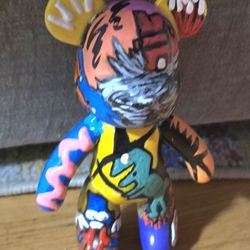 Wizard of Oz..Bear statue