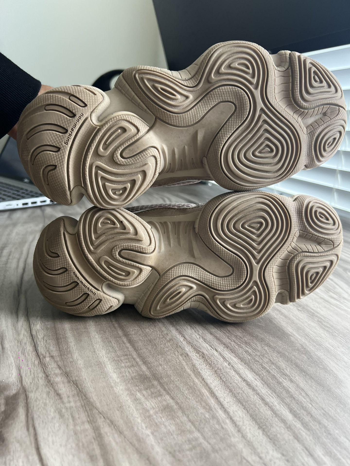 Size 7 Men’s/ 8.5 Women’s adidas Yeezy 500 Taupe Light