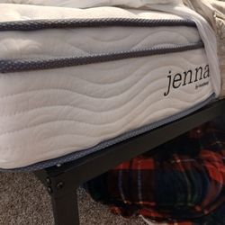 2 Complete Twin Size Beds 