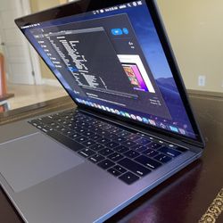 2020/21 Macbook Pro 13 1.4/8/256GB Space Grey LIKE  NEW