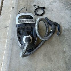 Miele Vacuum Model S5980