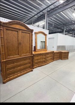 Beautiful bed room set. Long dresser  L 77  H 34 W 22  Tall dresser  L 51  H 87  W 26  Night stands  L 32  H 29  W 21