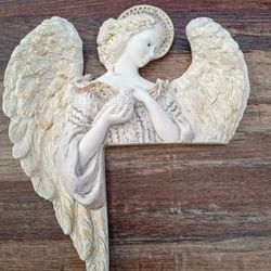 ANGEL LEDGE DECOR 