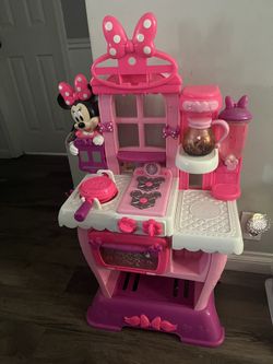 Minnie Kitchen