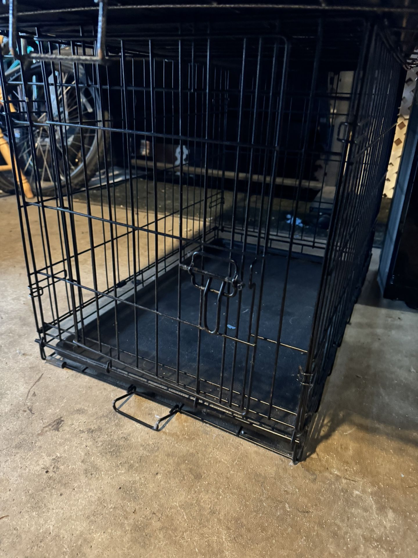Medium Wire Dog Crate