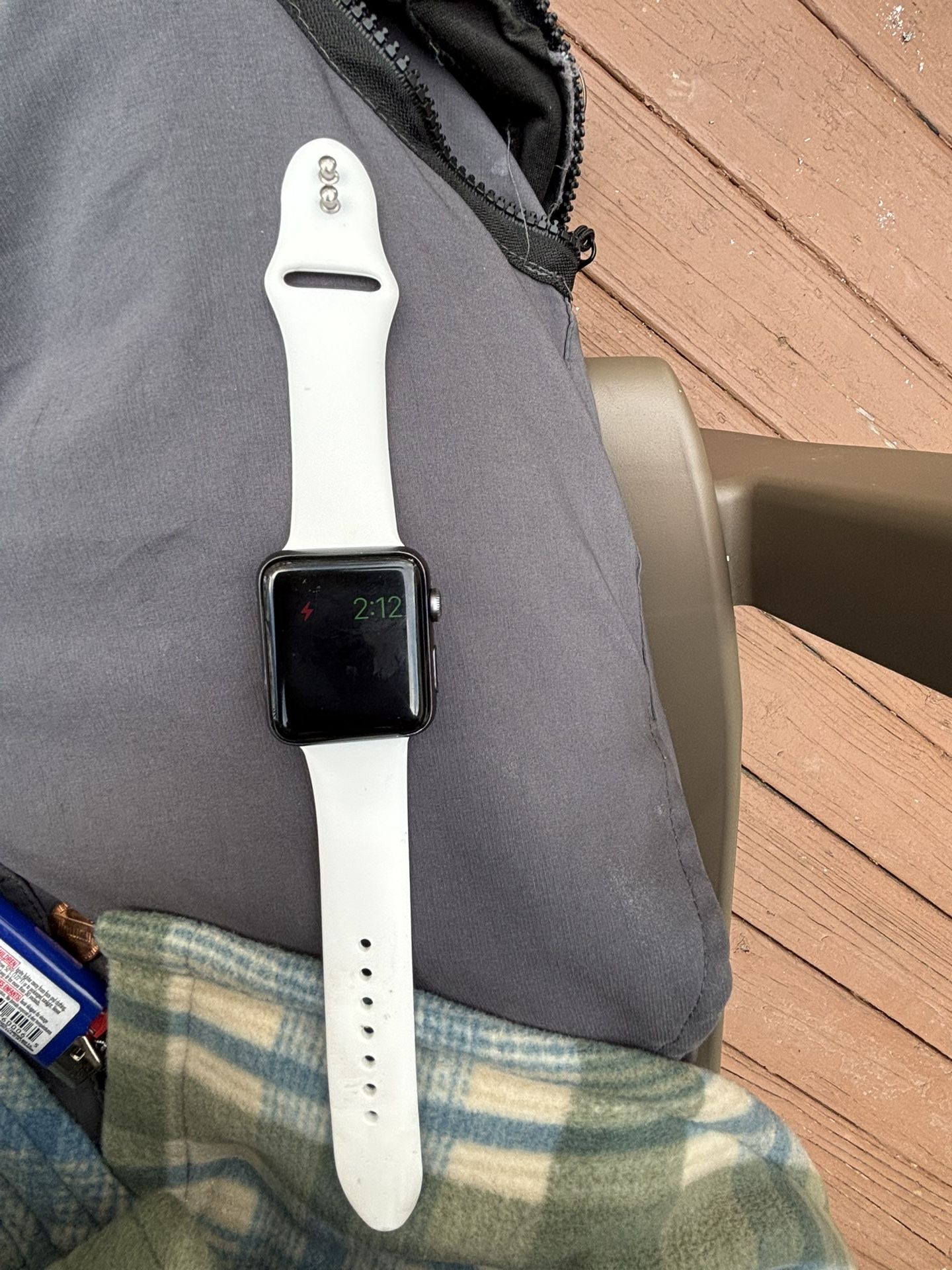 Apple Watch Series 3 42mm Aluminum White For Sale