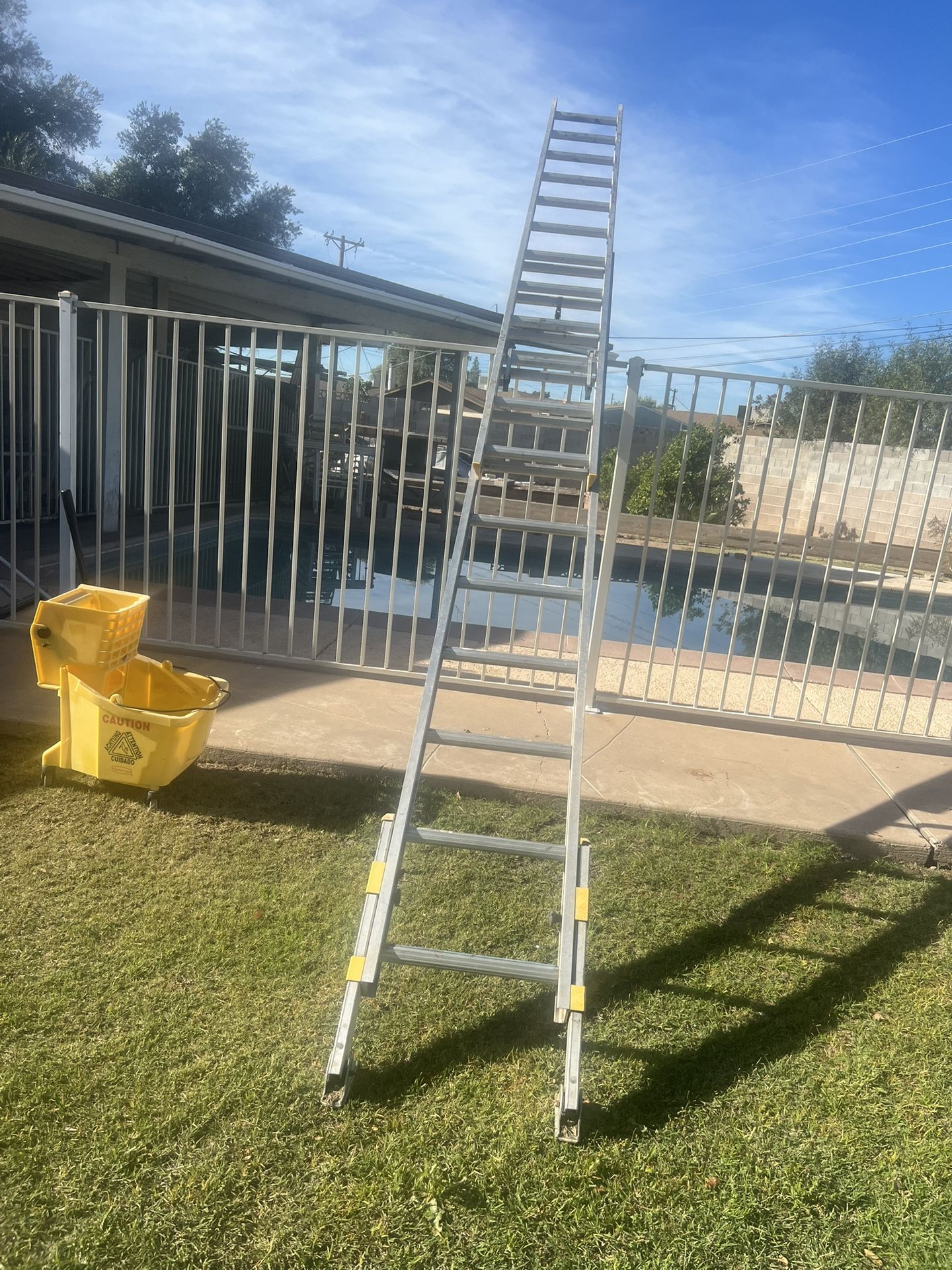 24 ft Werner aluminum extension ladder 300 lbs capacity good condition $125