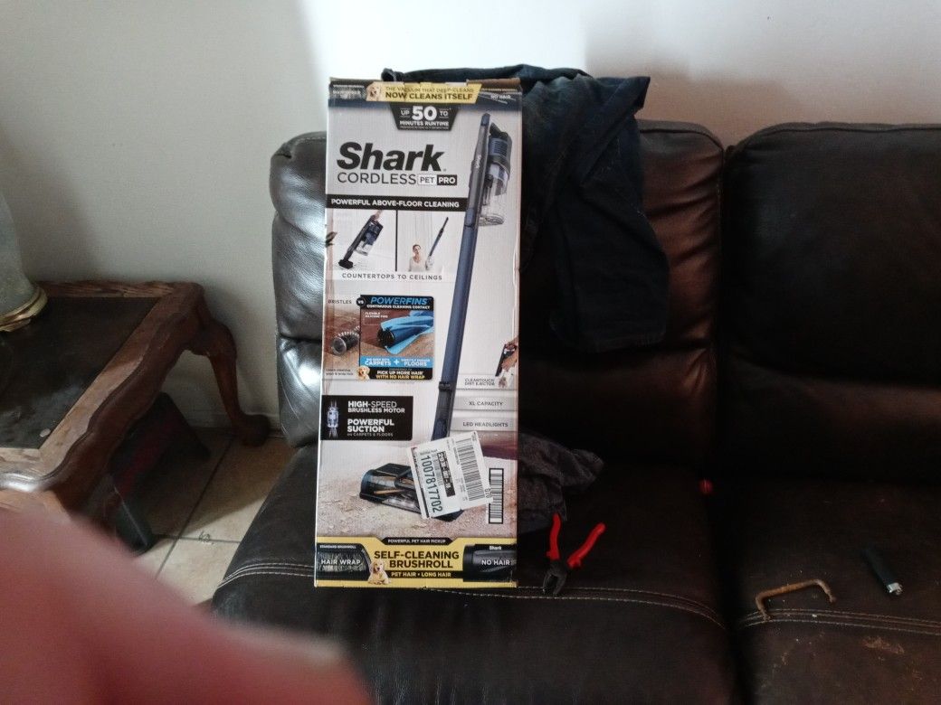 Brand Brand New Shark Vacuum Cordless Pet Pro