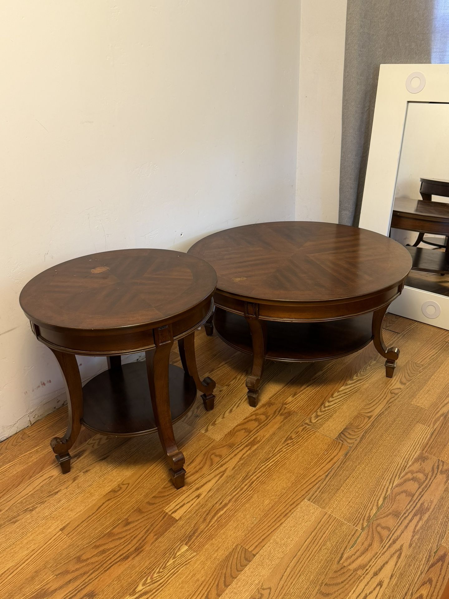 Beautiful Round Coffee Tables 