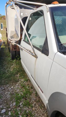 Gm OSB PASSENGER DOOR(MIRROR NOT INCLUDED)