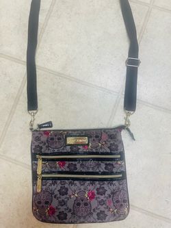 Betsey Johnson gray skull crossbody purse