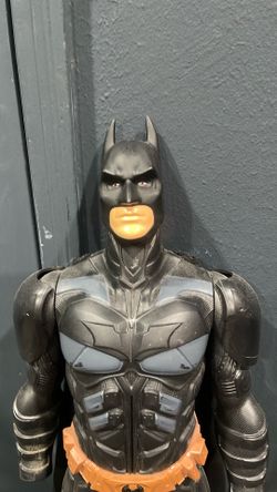 This JAKKS Pacific 31-inch Batman action figure from The Dark Knight Rises features 9 points of articulation and a detailed sculpt.