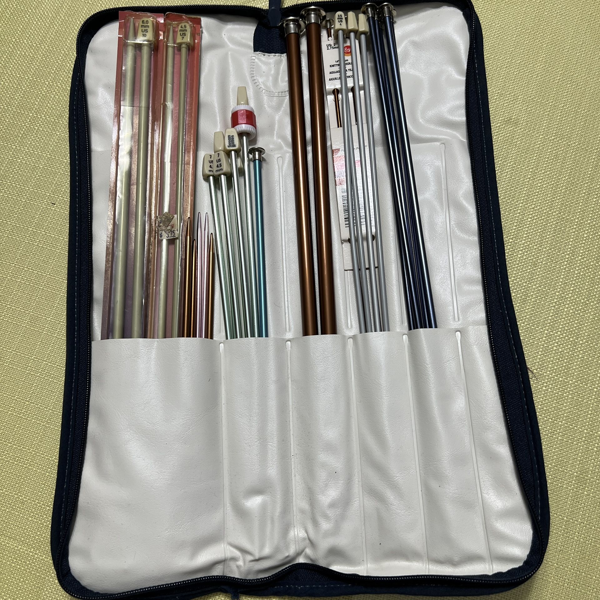 Knitting Needle Set with Soft Carrying Case