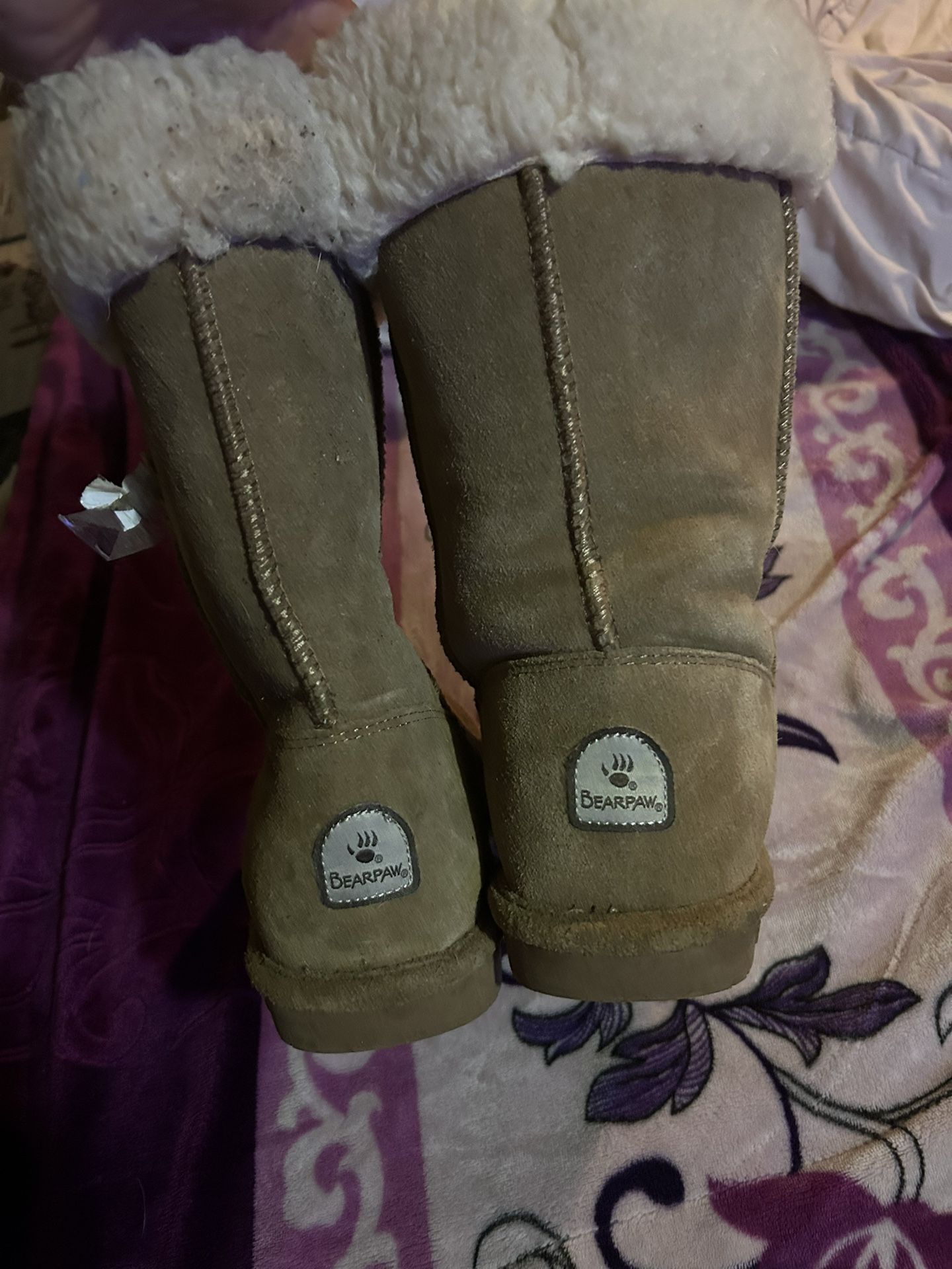 Bearpaw Boots Size 10 Only Wore Once OBO