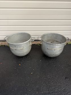 Two D30 30QT Hobart Mixing Bowl For Hobart 30QT Mixer Has Some Wear From Use Will meet for pick up gat the grocery outlet parking 8620 SW. Hall Blvd.,