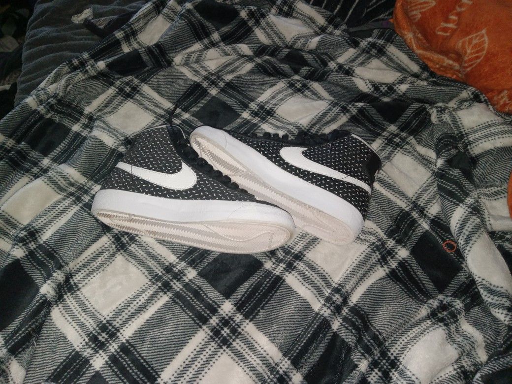 NIKE BLAZER 77S POLKA SWOOSH