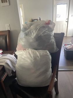 2 BAGS OF TEEN GIRL CLOTHES $20