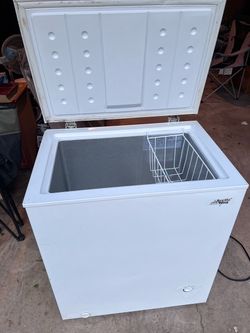 Arctic King 5 Cu. Ft. Chest Freezer