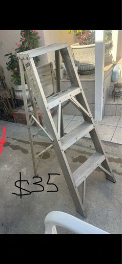 Excellent condition, 4 feet and more sizes available aluminum ladder