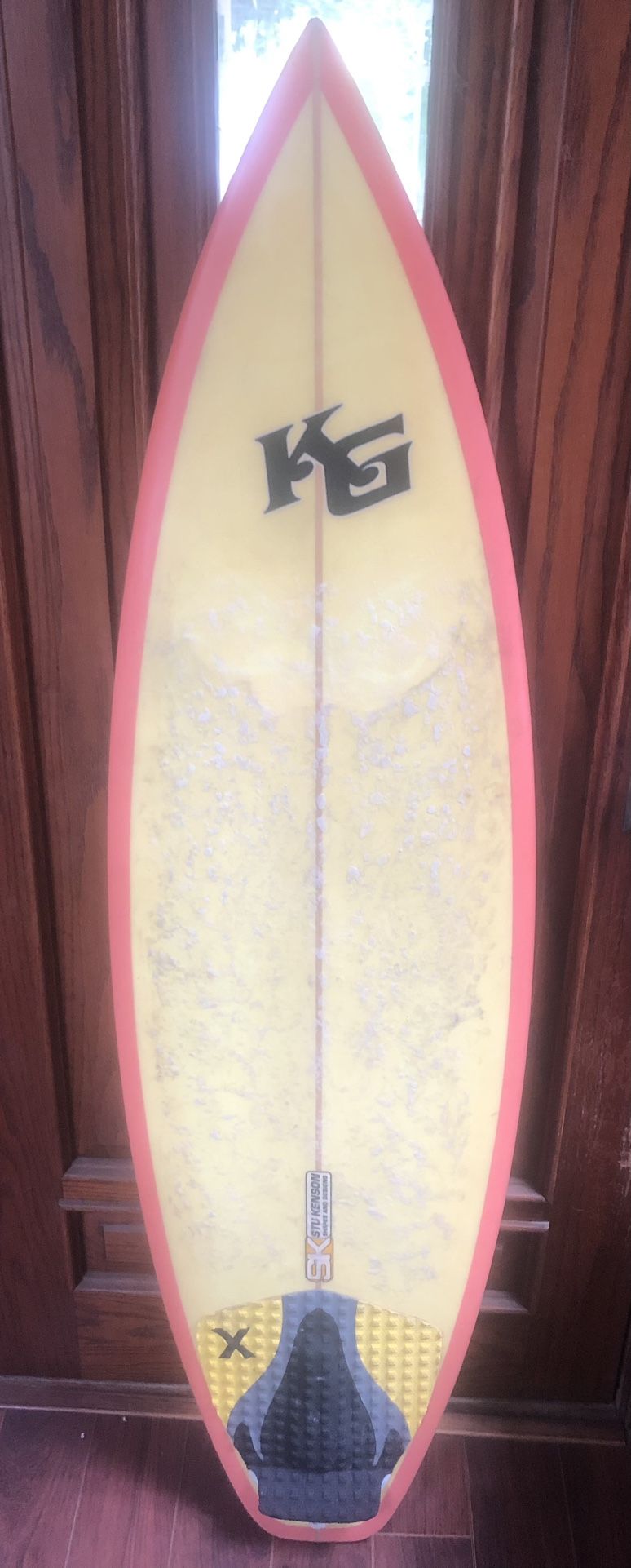 5’6 KG Surfboard Like New