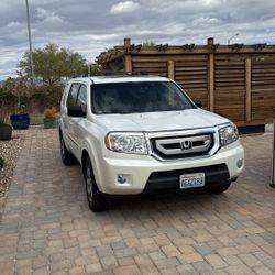 2011 Honda Pilot Touring AWD - Original Owner - $10,500 Or Best Offers