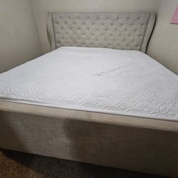 King Bed,   Full Set, Goog Condition 