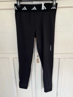 NWT Adidas Tight Fit High Rise 7/8 Women’s Medium